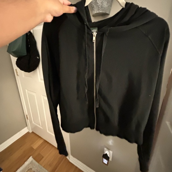 Black Cropped Zip Up - Picture 2 of 2
